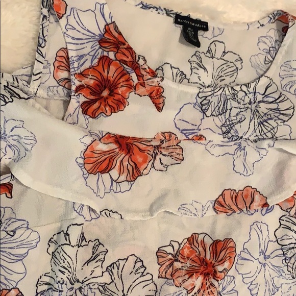 MERCER&MADISON || Blouse - Picture 2 of 3